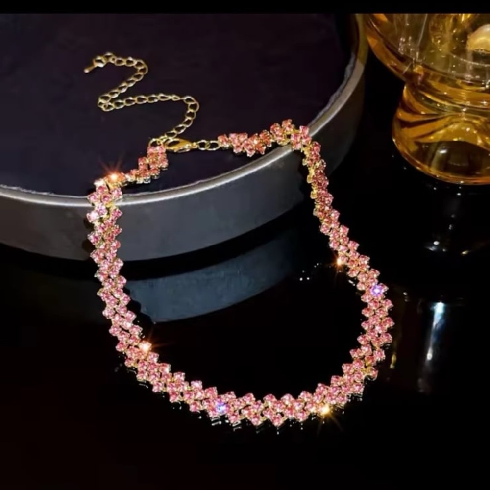 Gorgeous amethyst shaded swarovski elements gold plated choker necklace